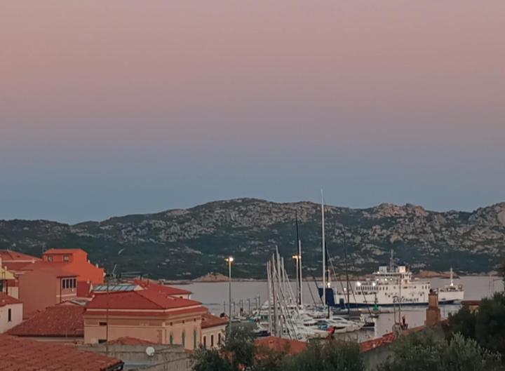 Appartamento La Terrazza - Località Cala Gavetta La Maddalena  Exterior foto